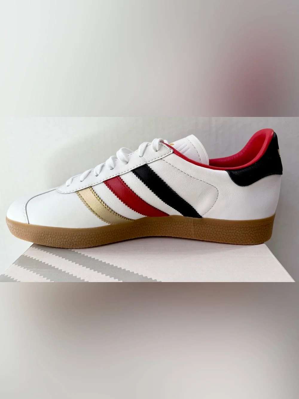 Adidas Deutschland Germany White Black Red Gold Gum Shoes Men’s US 9 M AQ1200
